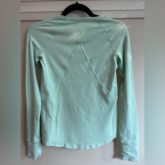 Ivivva Lululemon Long Sleeve Shirt With Thumb Holes - Picture 3 of 3